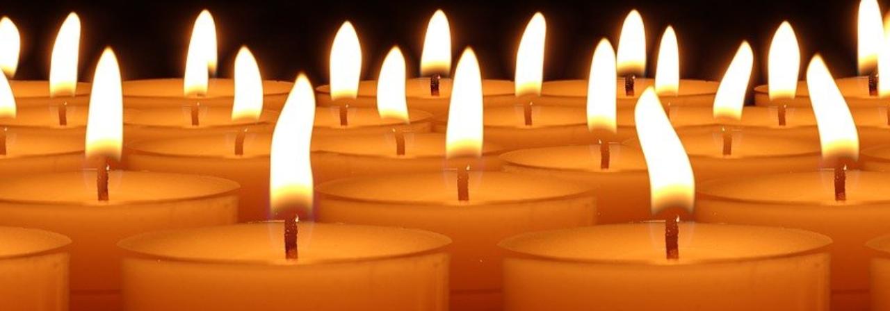 candles-492171_1280